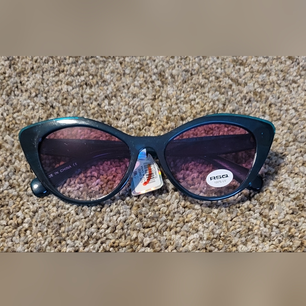 RSQ Women's Green Cat Eye Sunglasses